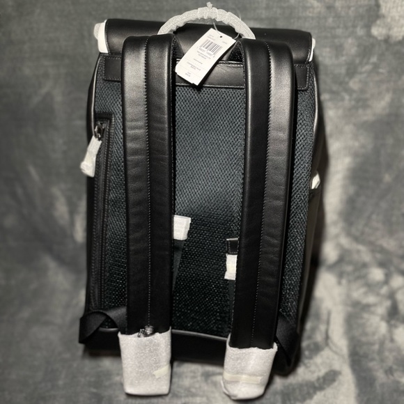 Coach bag ✨🖤 - Picture 3 of 3